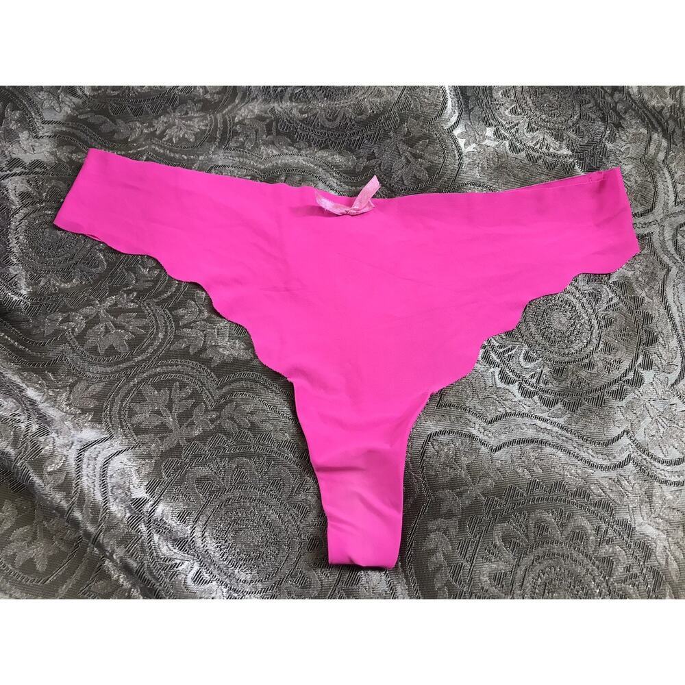 Women’s Hot pink V-Cut No Show Thong Style Underwear Size LG Y2K